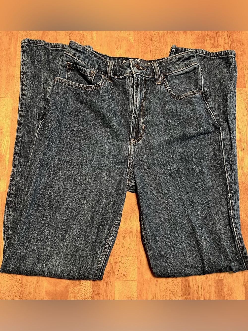 Hollister Ultra High Rise 90s Straight Vintage Stretch 4L 27L Medium Dark Wash